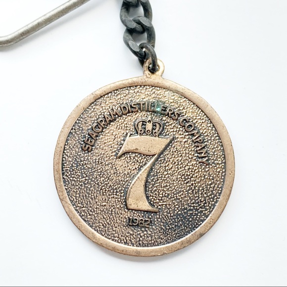 Vintage SEAGRAMS Keychain Advertising Lot - Picture 2 of 5